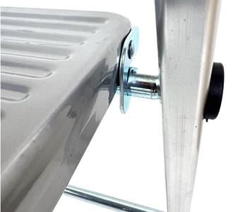 Alu-Stehleiter Detail 2.jpg